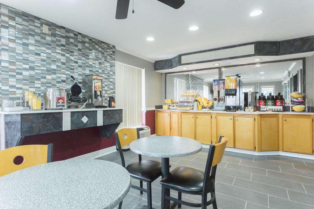 Days Inn By Wyndham Forest Facilidades foto