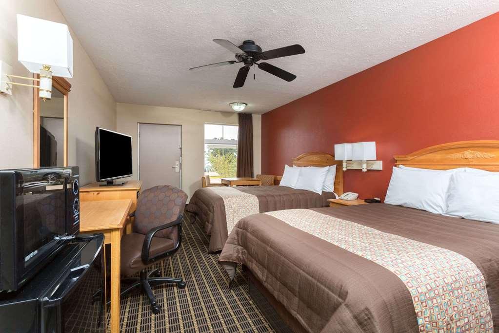 Days Inn By Wyndham Forest Habitación foto